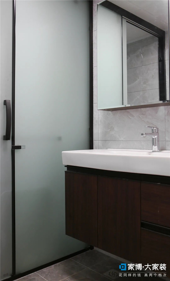 空間設(shè)計(jì)簡約但又不失情趣